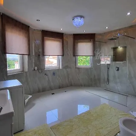 Nature וילה